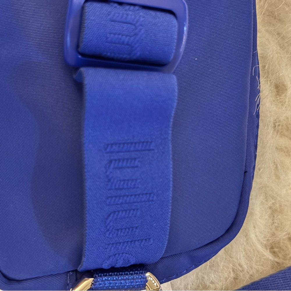 Lululemon Everywhere Belt Bag Nano w/Key Chain blue NWT BLUE - Picture 3 of 4